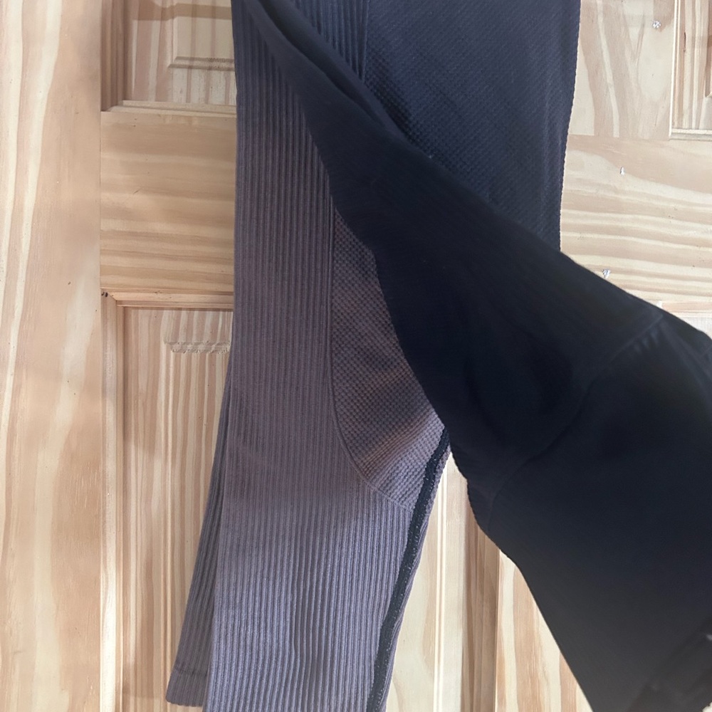 Very cute ombre Victoria’s Secret leggings - Picture 3 of 4